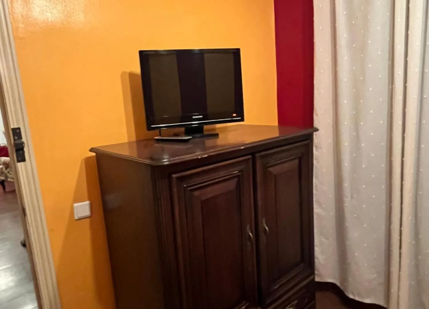 Apartment Apartamento En Pleno Centro De Marchena 3 Dormitorios 3 Banos Privados Spain